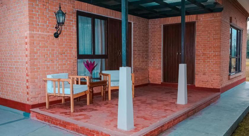 Miraaya Wellness And Golf Resort Chitwan Εξωτερικό φωτογραφία