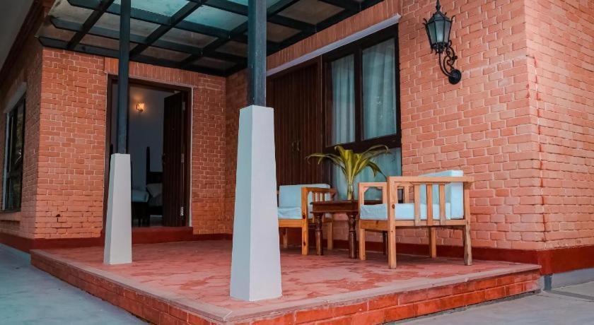 Miraaya Wellness And Golf Resort Chitwan Εξωτερικό φωτογραφία