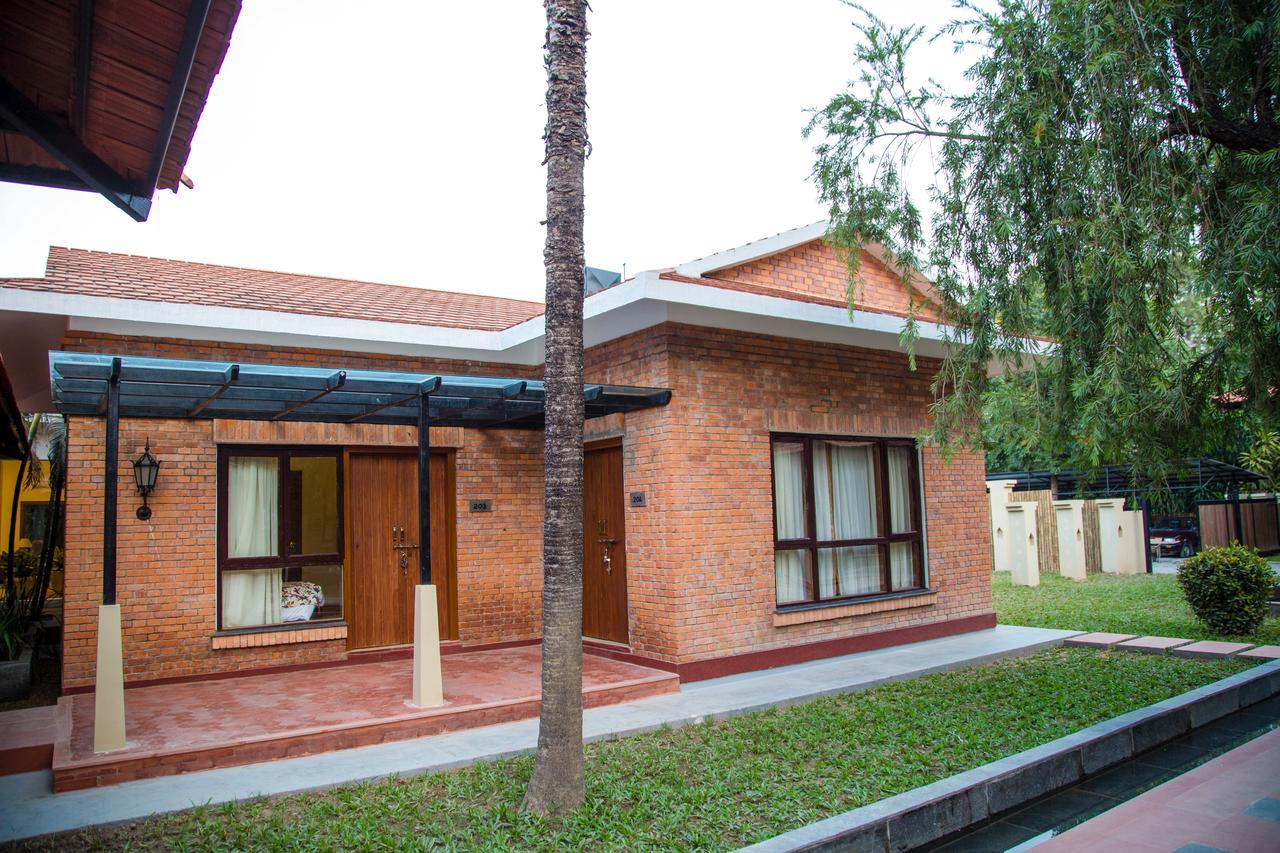 Miraaya Wellness And Golf Resort Chitwan Εξωτερικό φωτογραφία