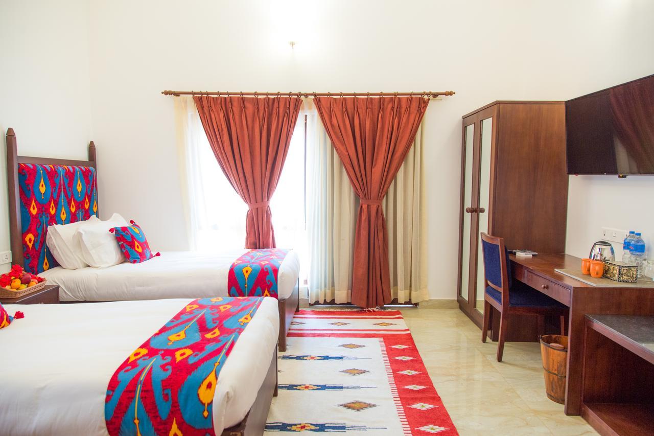 Miraaya Wellness And Golf Resort Chitwan Εξωτερικό φωτογραφία