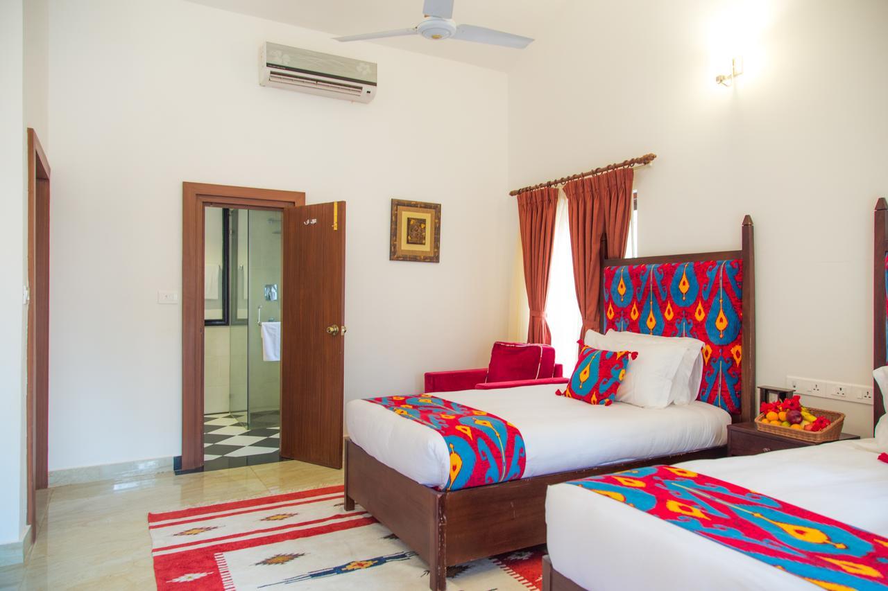 Miraaya Wellness And Golf Resort Chitwan Εξωτερικό φωτογραφία