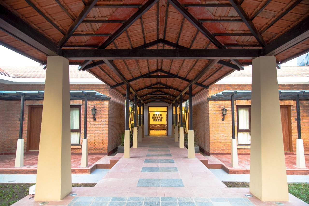Miraaya Wellness And Golf Resort Chitwan Εξωτερικό φωτογραφία