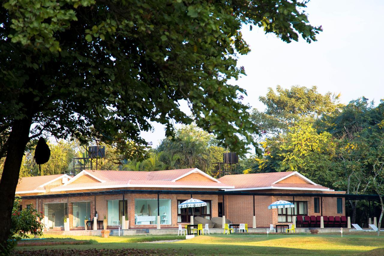 Miraaya Wellness And Golf Resort Chitwan Εξωτερικό φωτογραφία