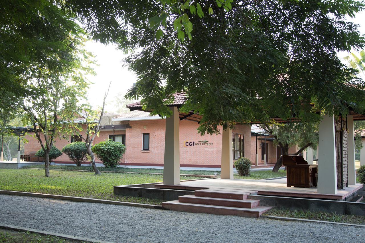 Miraaya Wellness And Golf Resort Chitwan Εξωτερικό φωτογραφία