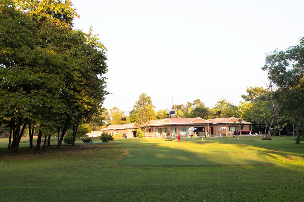Miraaya Wellness And Golf Resort Chitwan Εξωτερικό φωτογραφία