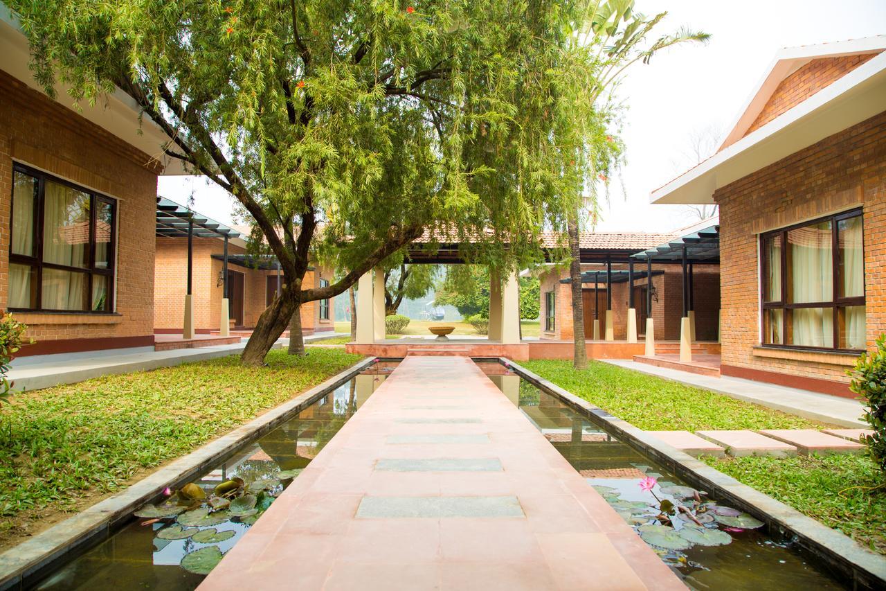 Miraaya Wellness And Golf Resort Chitwan Εξωτερικό φωτογραφία