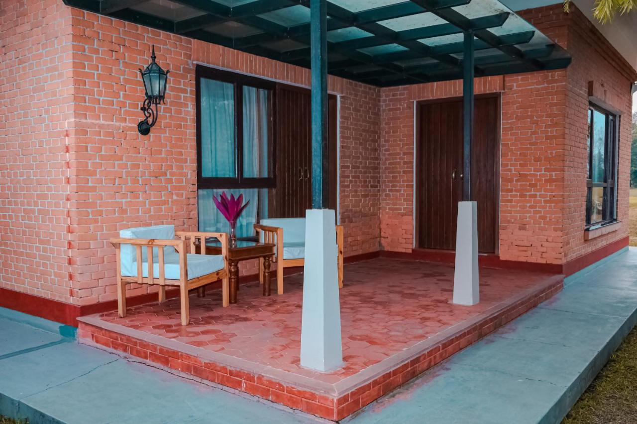 Miraaya Wellness And Golf Resort Chitwan Εξωτερικό φωτογραφία