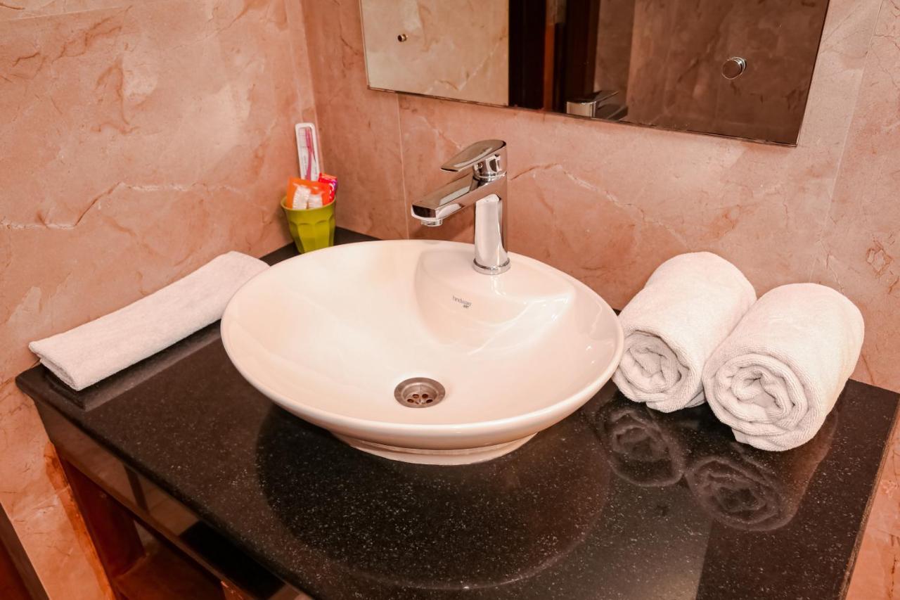 Miraaya Wellness And Golf Resort Chitwan Εξωτερικό φωτογραφία