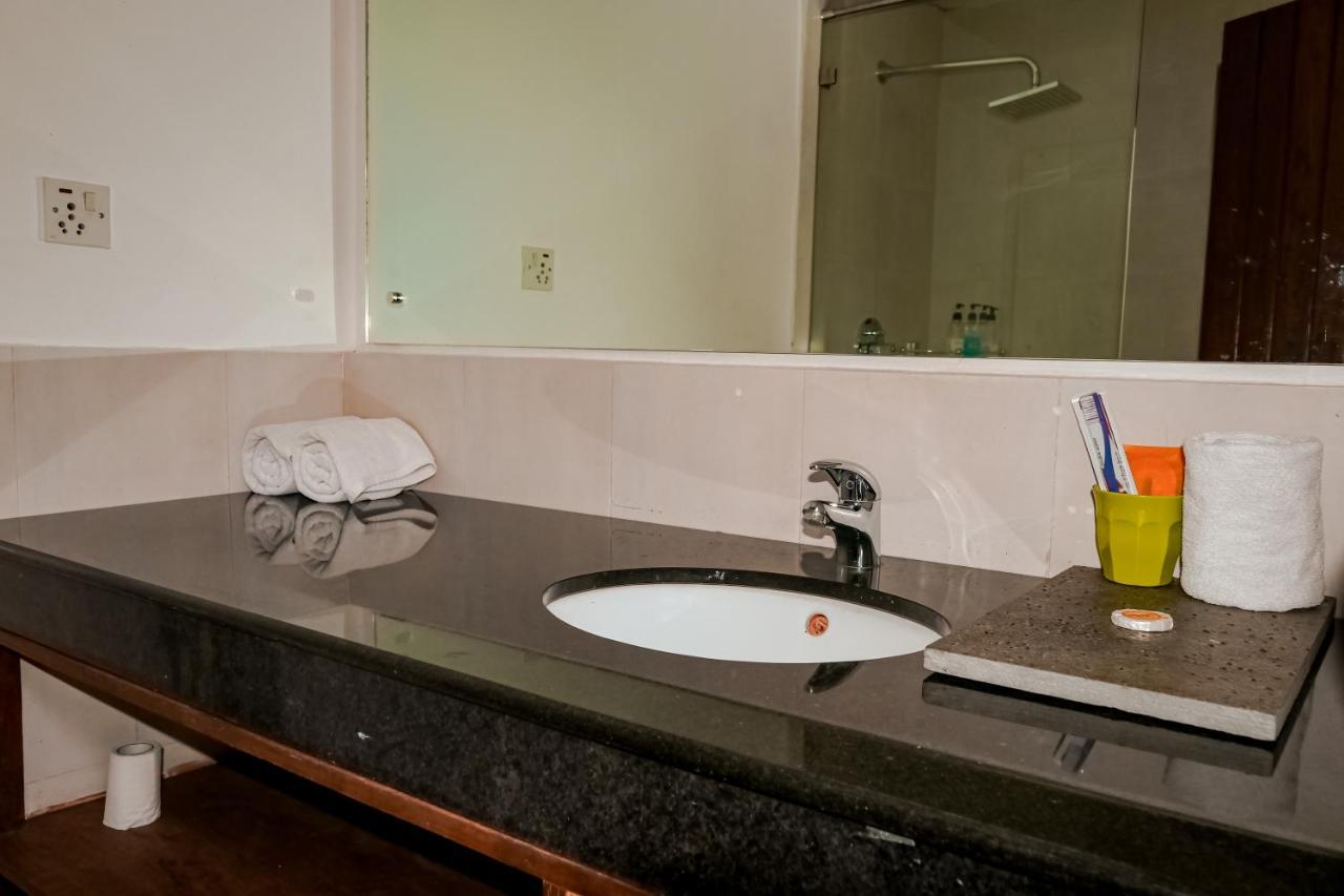 Miraaya Wellness And Golf Resort Chitwan Εξωτερικό φωτογραφία